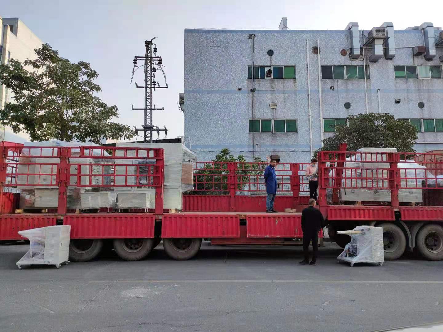 熱烈祝賀安徽上市企業(yè)與威利特合作成果定制兩臺(tái)卷對卷自動(dòng)絲印機(jī)